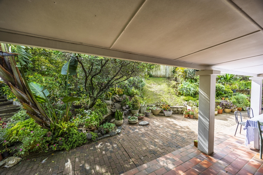 4 Bedroom Property for Sale in Bonza Bay Eastern Cape